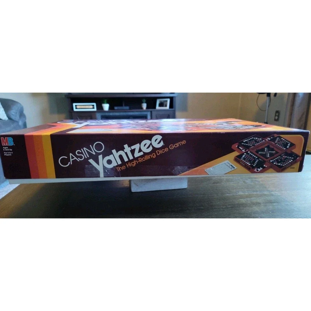 Vintage '86 Casino Yahtzee Game by Milton Bradley Missing 1 Die Dice Cup Cracked